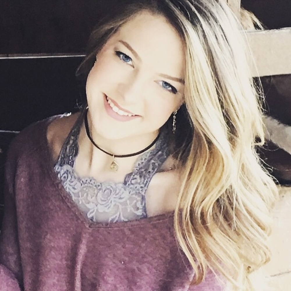 Meet your Posher, Caroline